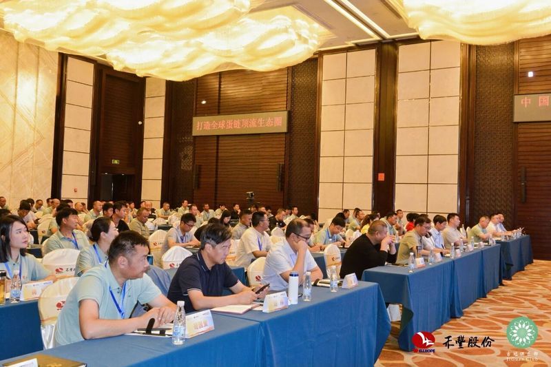 卓一牧業(yè)受邀出席中國(guó)蛋雞高質(zhì)量發(fā)展（云南）論壇，分享創(chuàng)新養(yǎng)殖新思路